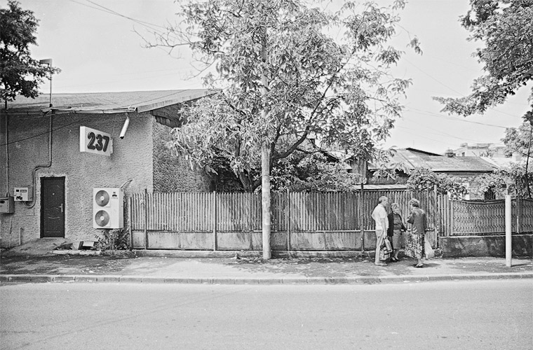 Andu Simion Photography presents LA GAZETTE DE PLOIESTI series - analog and digital photos