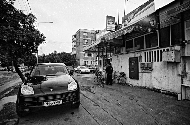 Andu Simion Photography presents LA GAZETTE DE PLOIESTI series - analog and digital photos